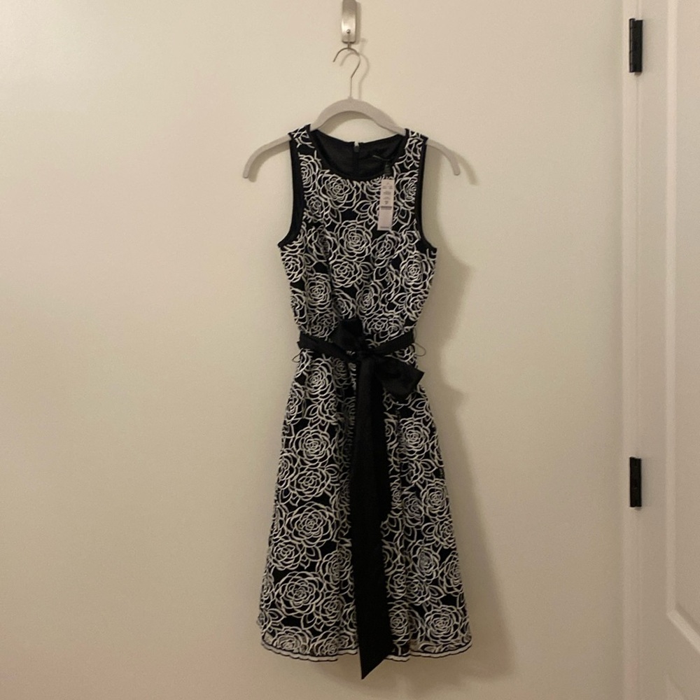 NWT GORGEOUS BLACK AND WHITE DRESS